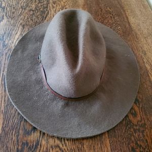 Hinge Floppy Wool Hat